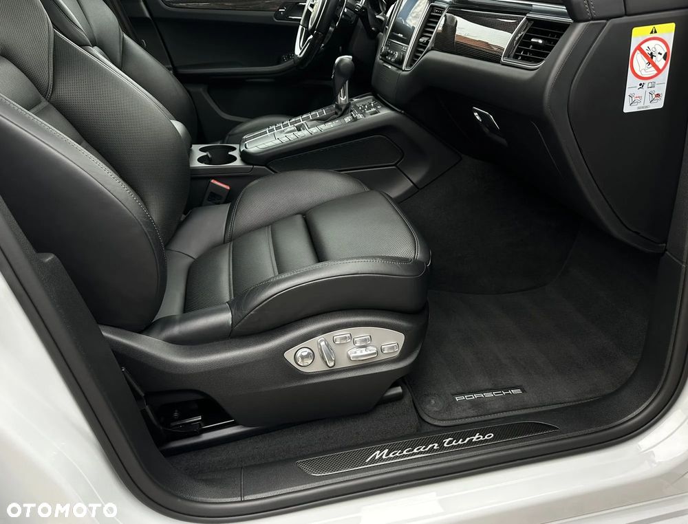 Porsche Macan Turbo PDK - 34