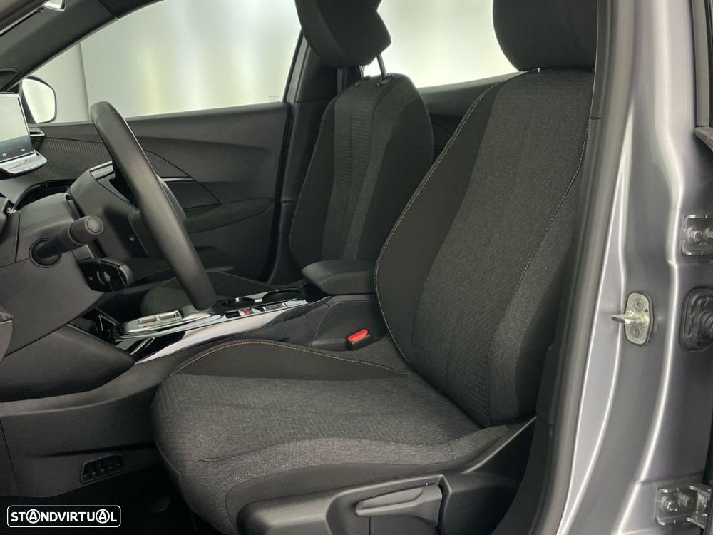 Peugeot e-2008 54 kWh SE Style - 18