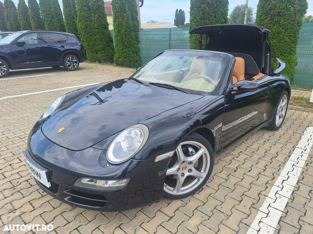 Porsche 911 Carrera 4 - 6