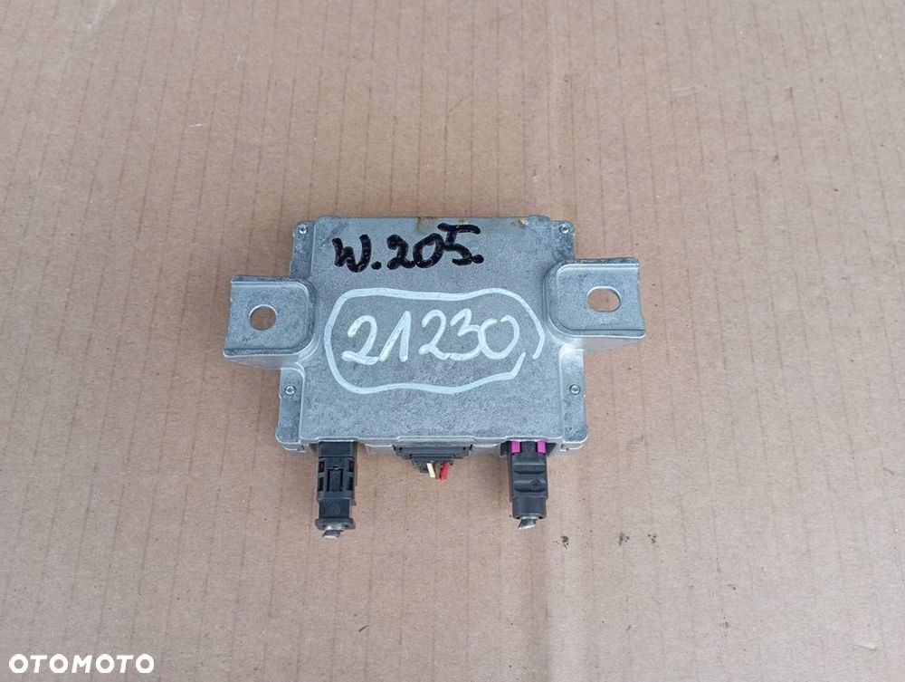 MERCEDES W205 C KLASA MODUŁ WZMACNIACZ ANTENY A2139051905 - 2