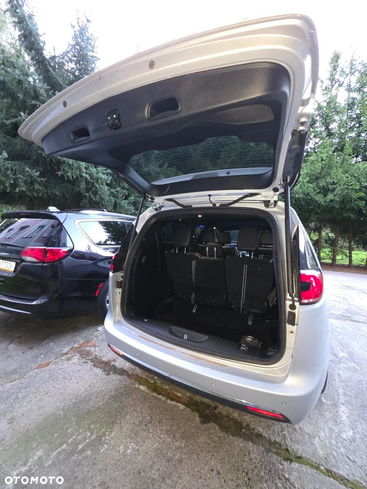 Chrysler Pacifica - 15