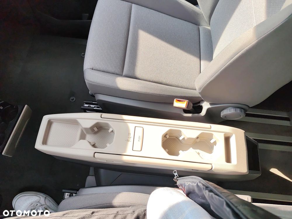 Volkswagen Multivan - 27