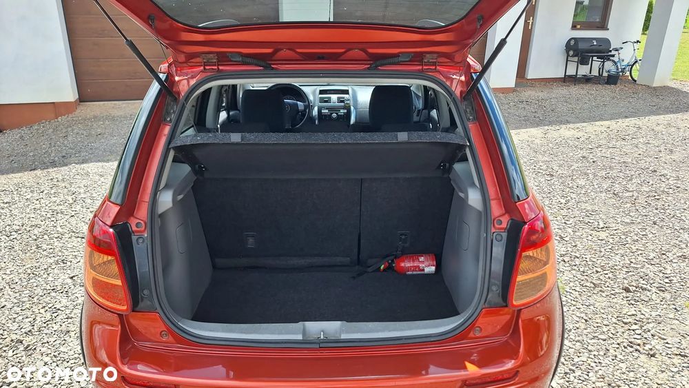Suzuki SX4 1.6 GS / Premium - 38