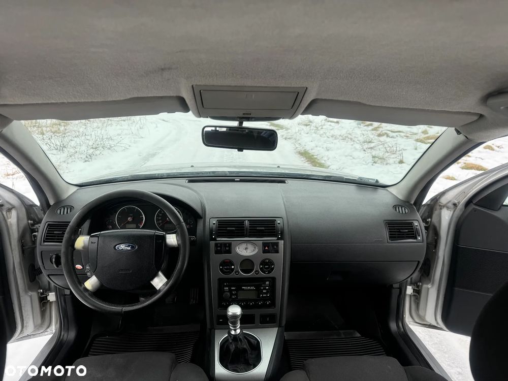 Ford Mondeo 2.0 TDCi Ghia - 14