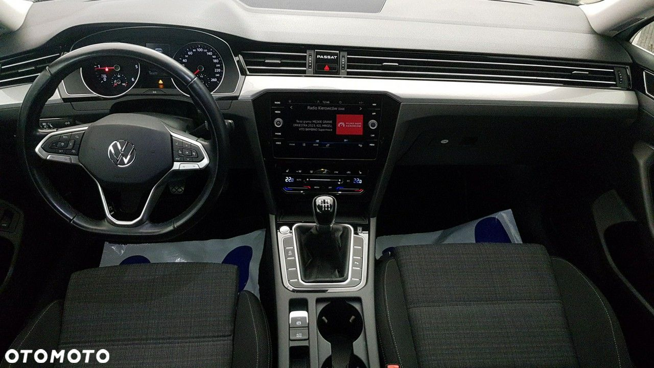 Volkswagen Passat - 19