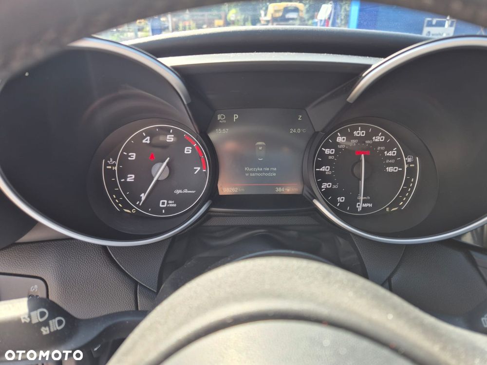 Alfa Romeo Giulia 2.0 Turbo 16V AT8 Veloce Ti - 14