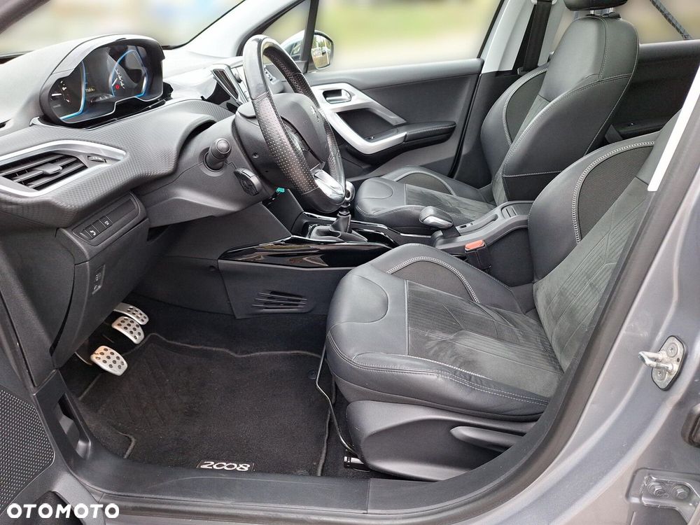 Peugeot 2008 1.2 Pure Tech Allure S&S - 10