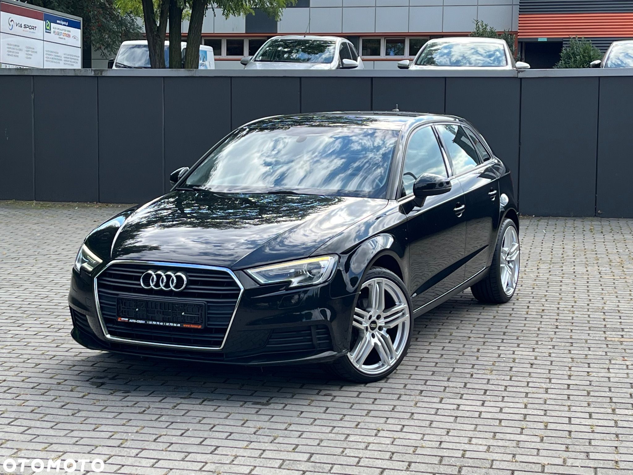 Audi A3 1.6 TDI S tronic design - 1