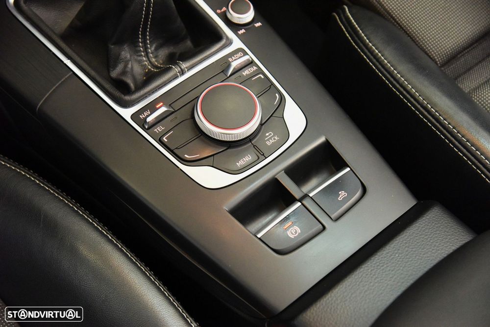 Audi A3 Cabrio 1.6 TDi S-line - 25