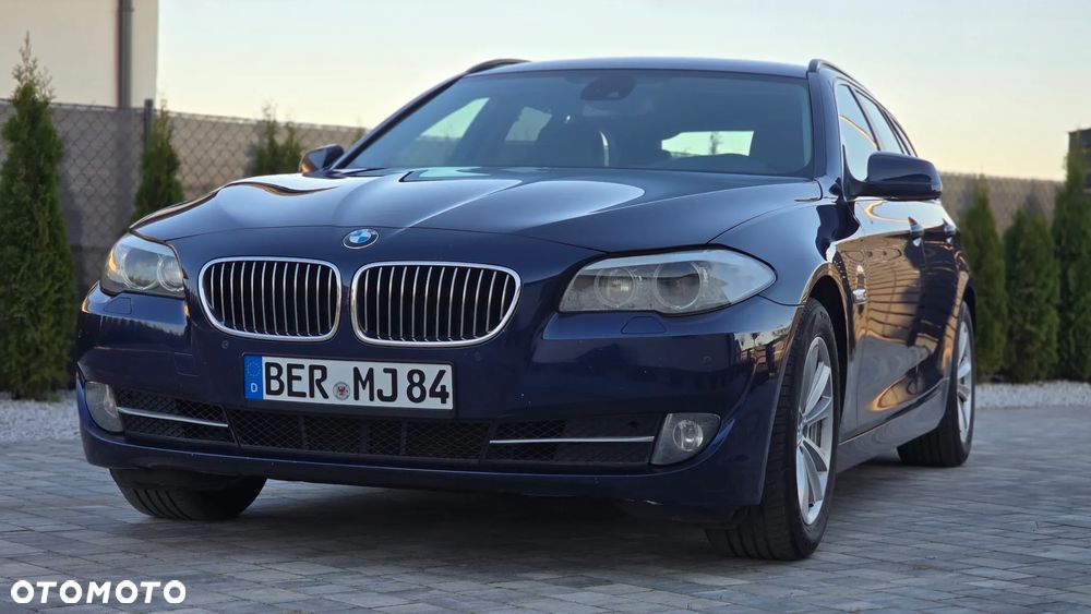BMW Seria 5 ver-520d-blue-performance - 8