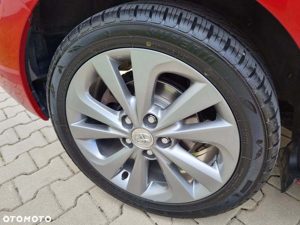 Toyota Auris 1.8 HSD Luna - 14