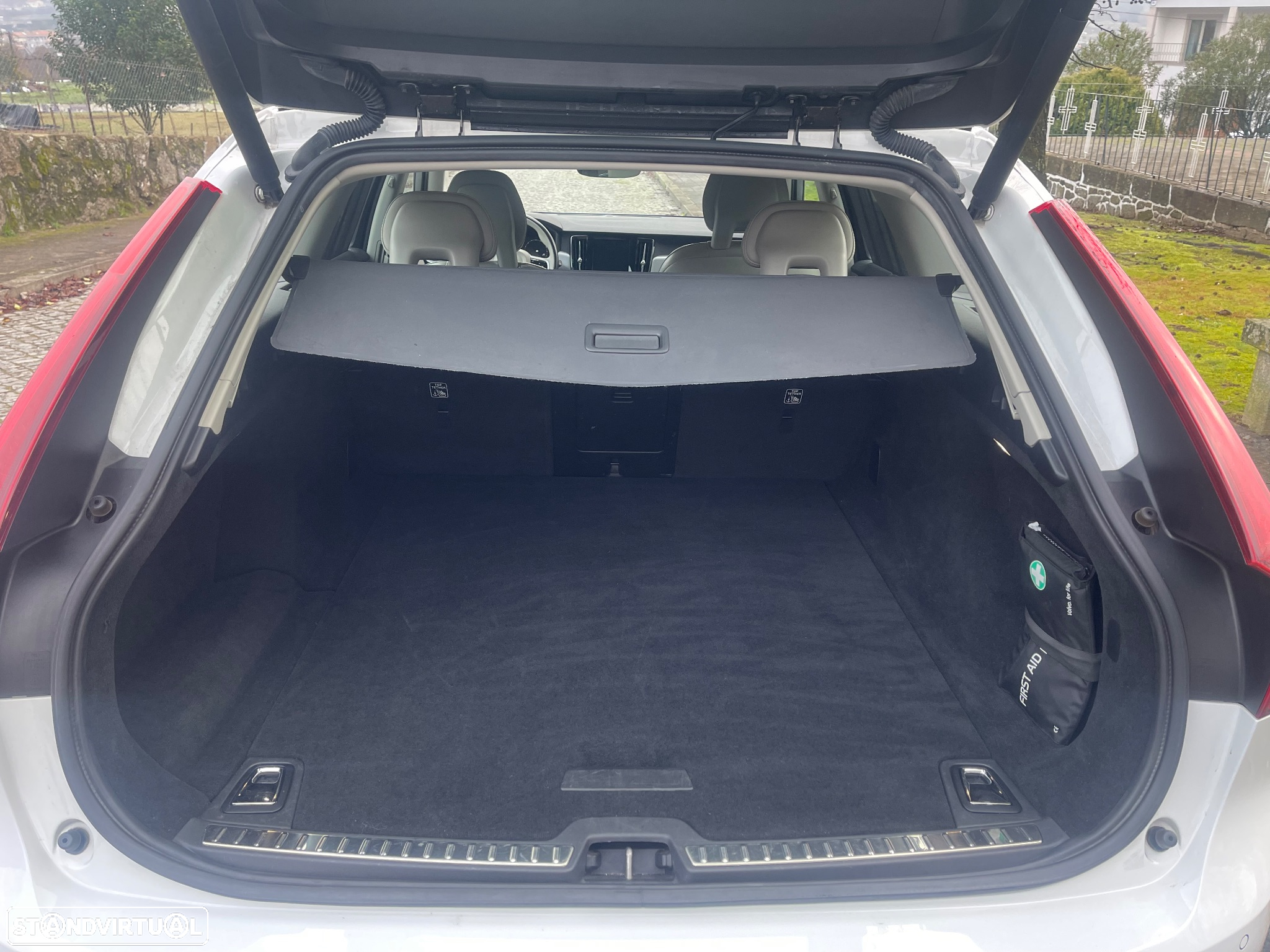 Volvo V90 2.0 D4 Momentum Plus - 10