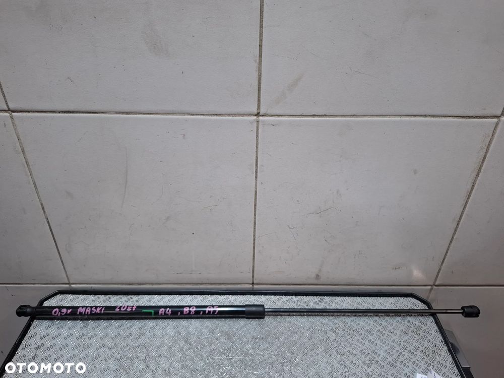 Amortyzator siłownik maski Audi A5 2009 rok - 1