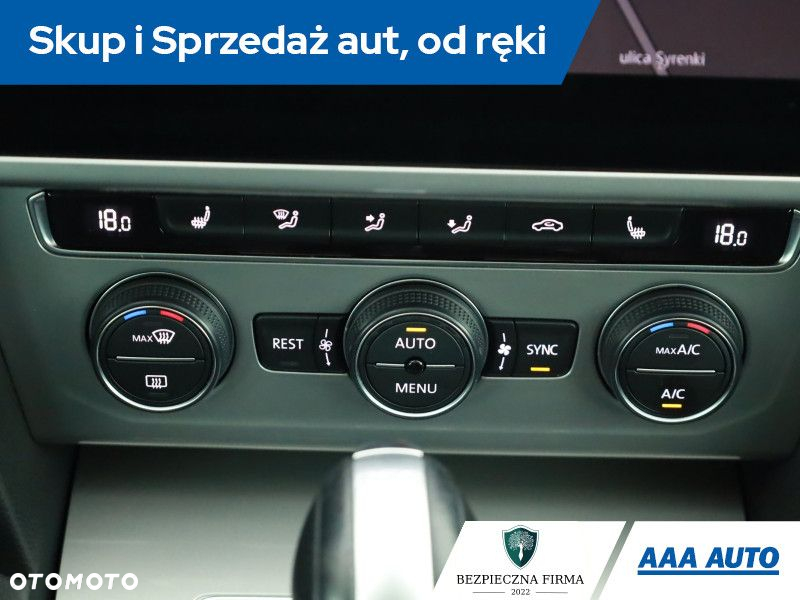 Volkswagen Passat - 14