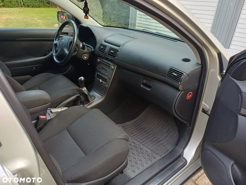 Toyota Avensis 2.0 VVT-i Edition - 10