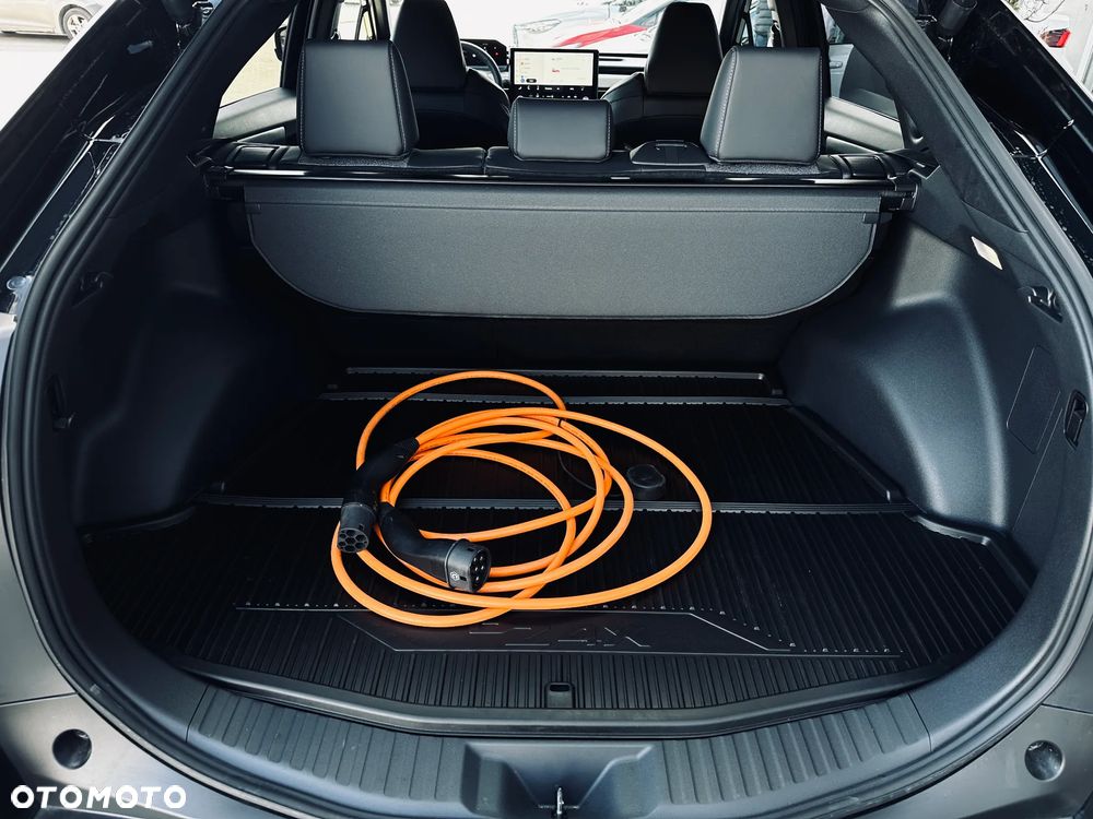 Toyota bZ4X 73.1kWh Style - 13