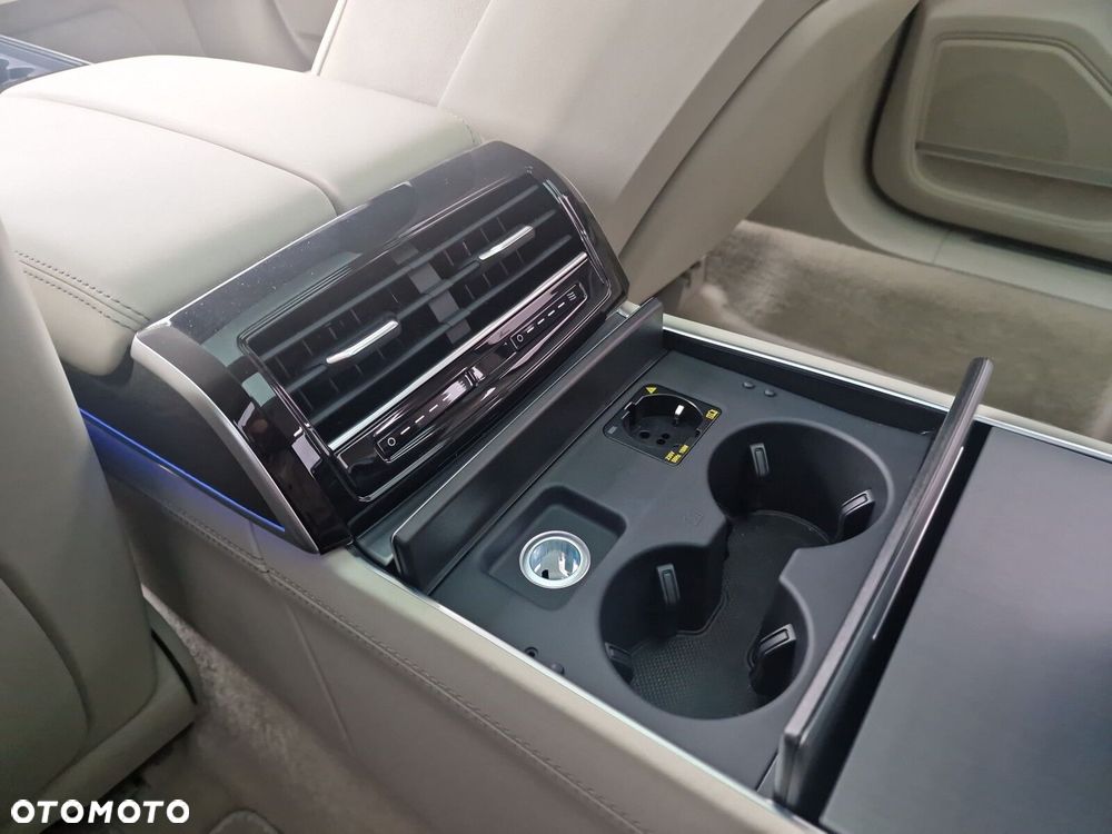 Audi A8 - 30
