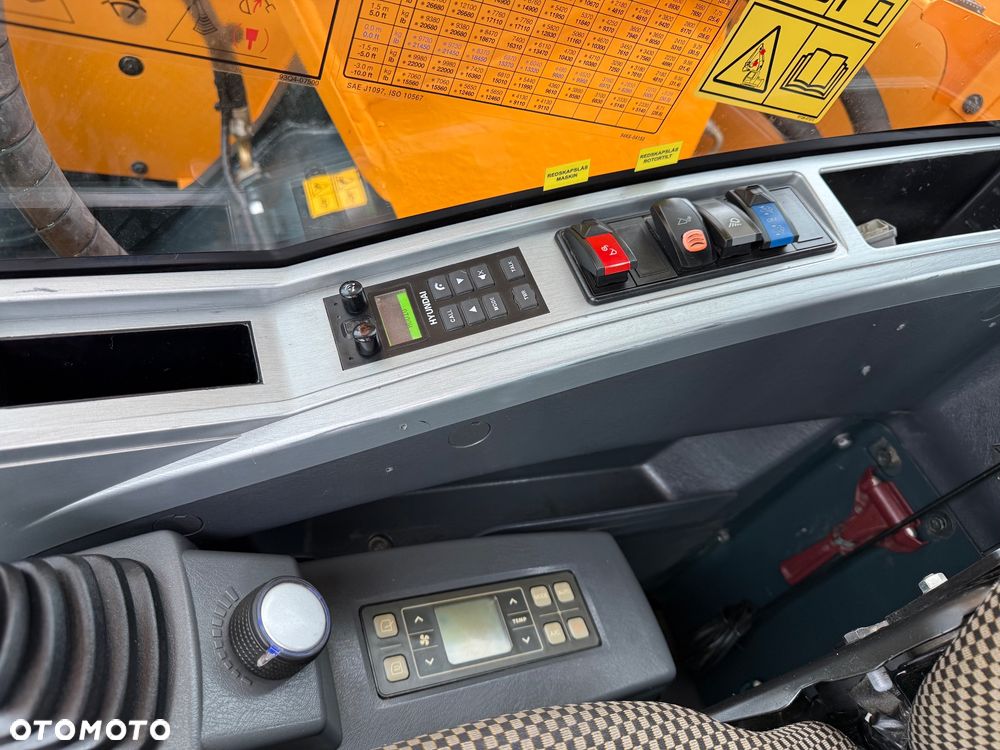 Hyundai HX 235 LCR - 36