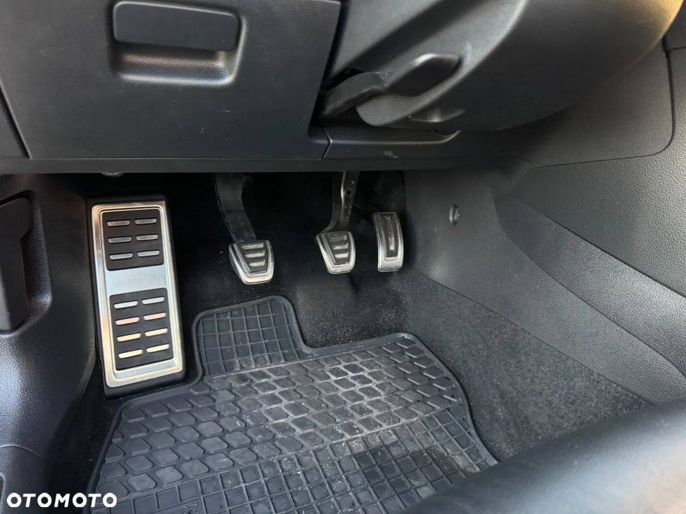 Volkswagen Golf - 22