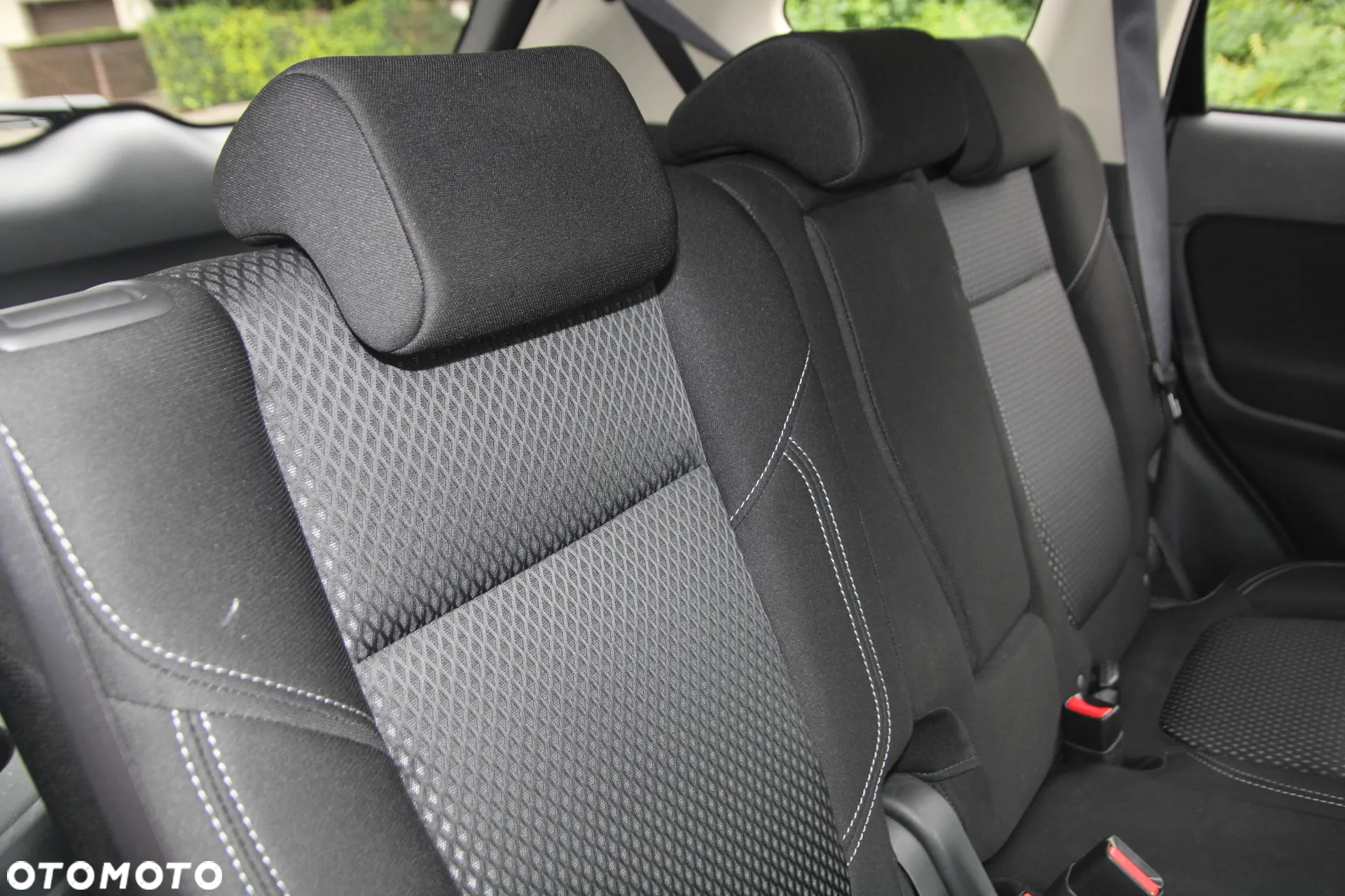 Mitsubishi Outlander 2.0 Intense + 4WD CVT - 21