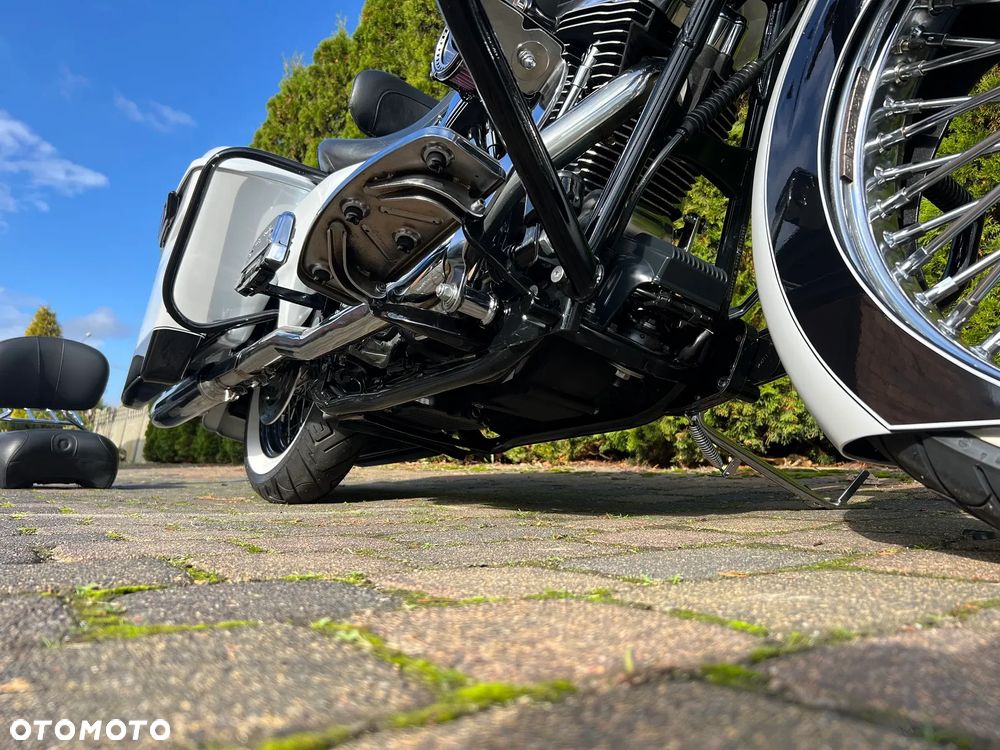 Harley-Davidson Touring Road King - 21