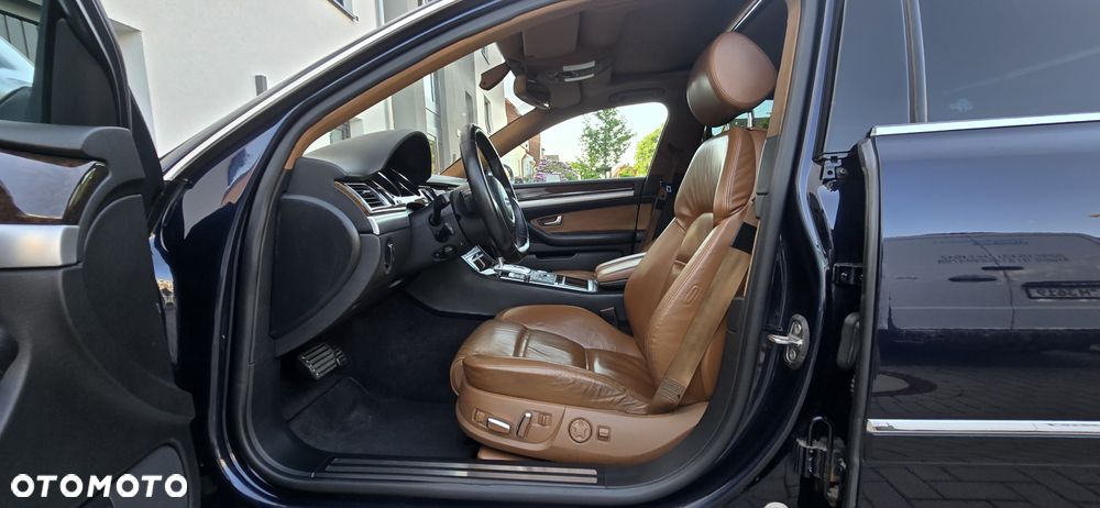 Audi A8 4.2 Quattro - 9
