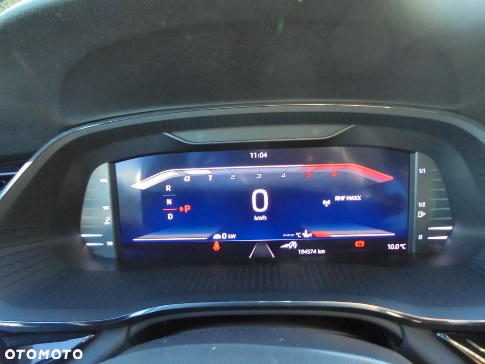 Skoda Octavia 2.0 TDI DSG Sportline - 24
