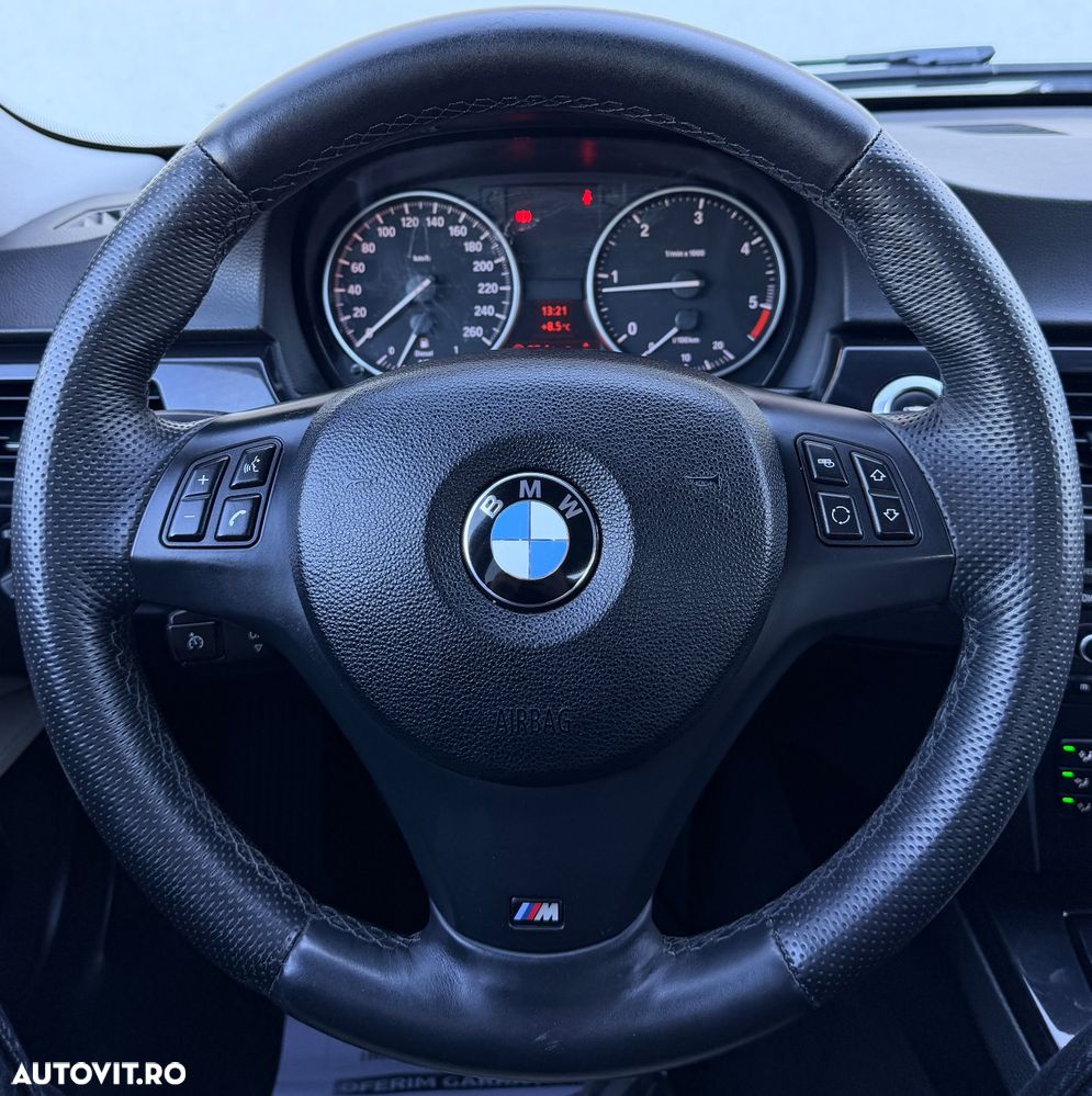 BMW Seria 3 320d DPF Touring Blue Performance Edition Sport - 31
