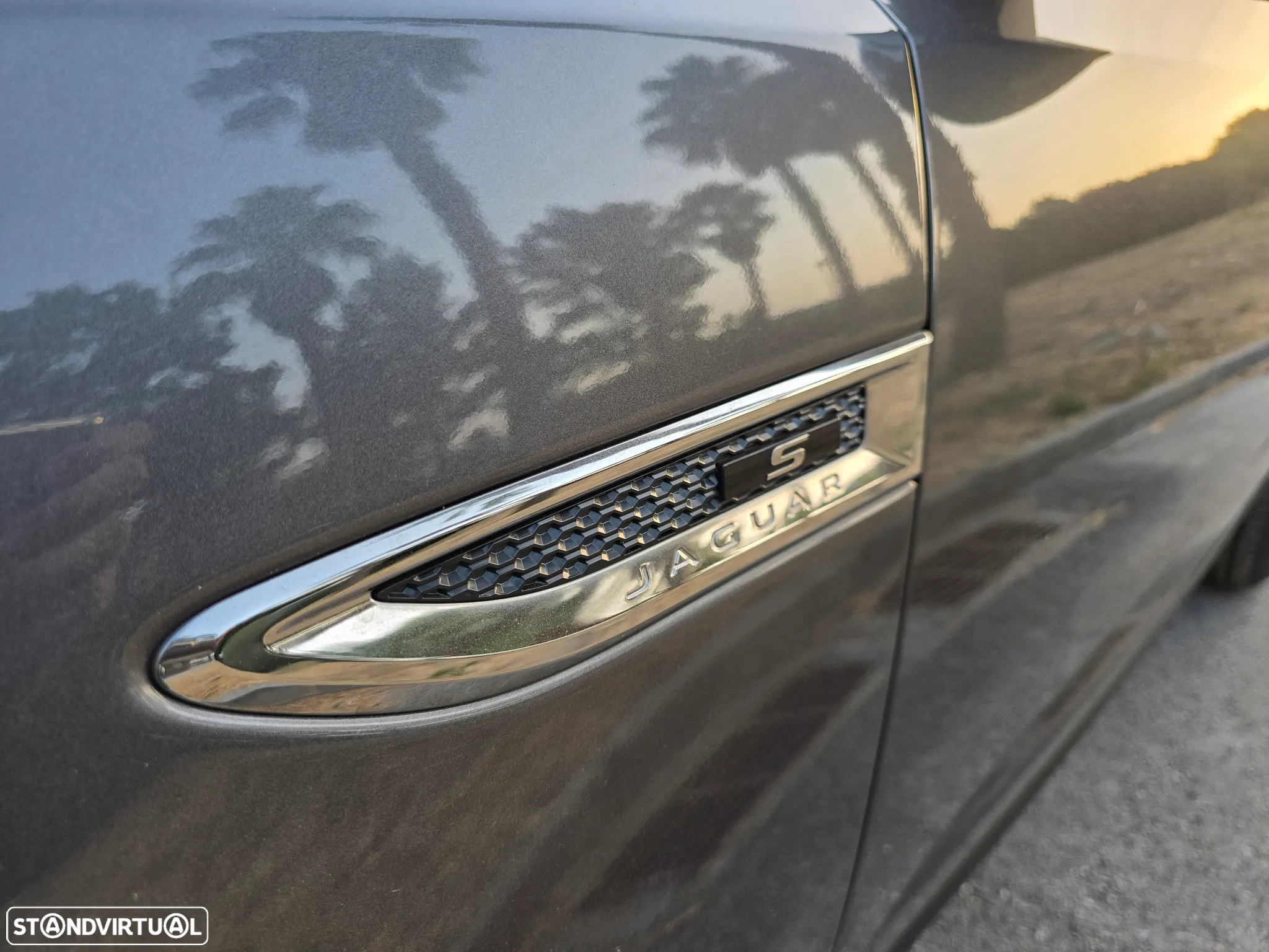 Jaguar E-Pace 2.0 i4D S - 19