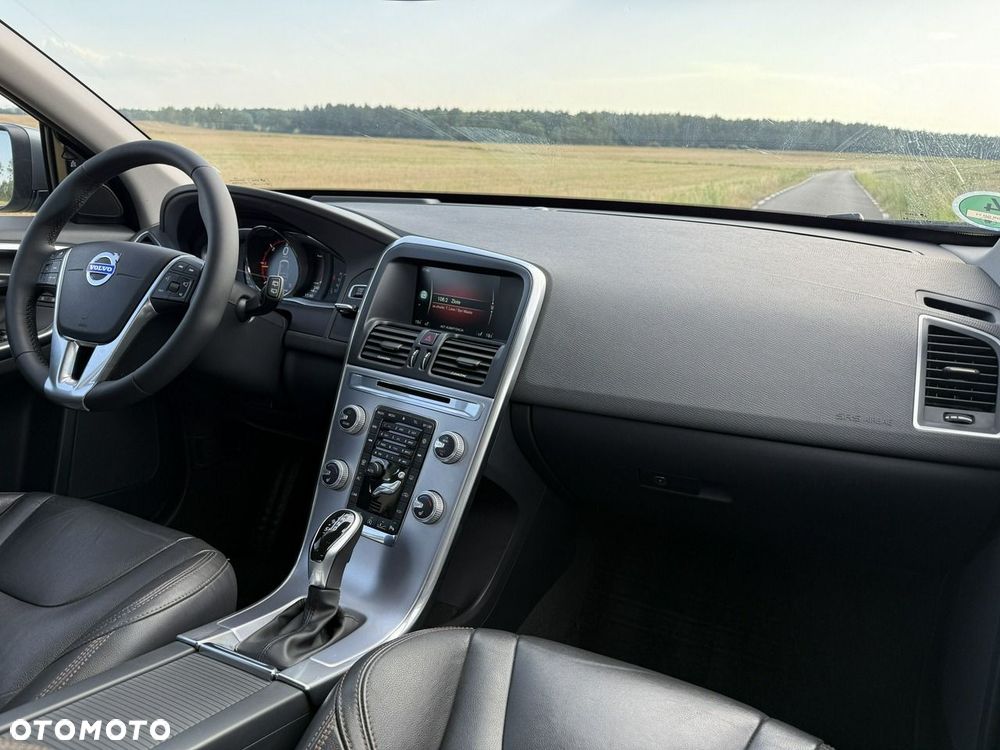 Volvo XC 60 D4 Geartronic Momentum Pro - 27