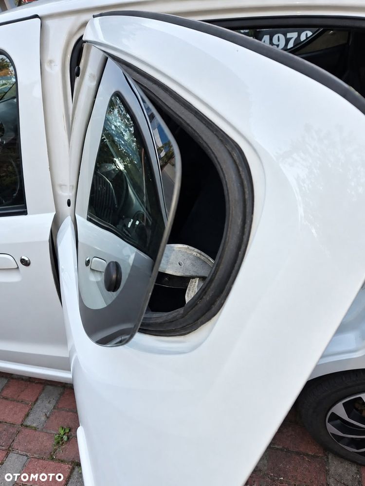 Nissan Pixo 1.0 Visia - 8