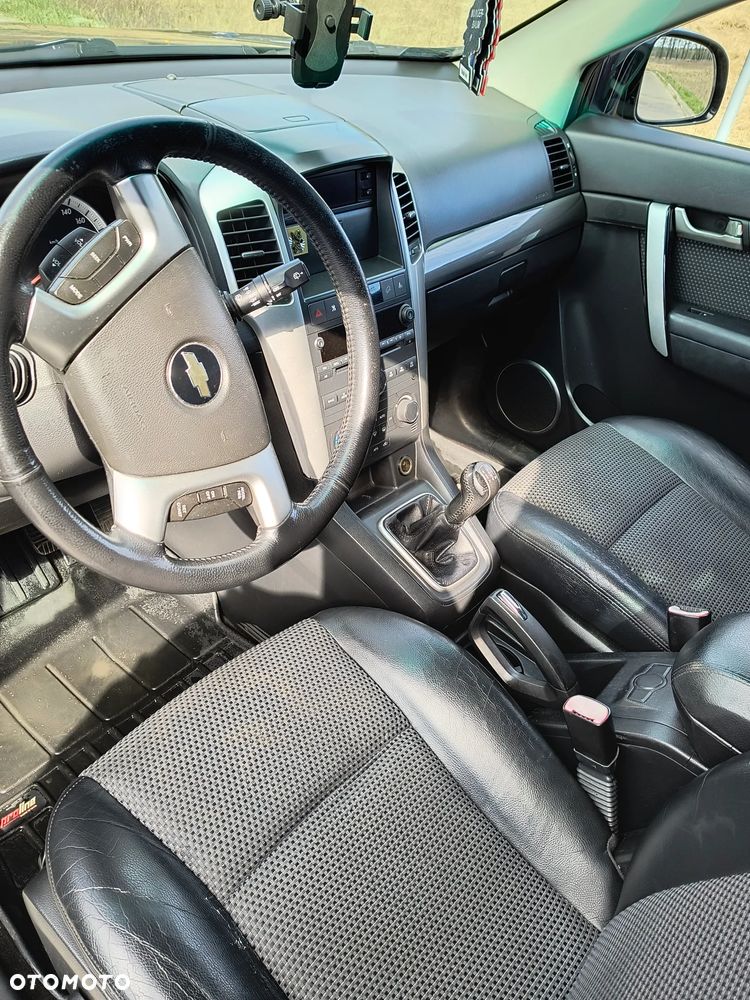 Chevrolet Captiva 2.0 d LT high 5os - 16