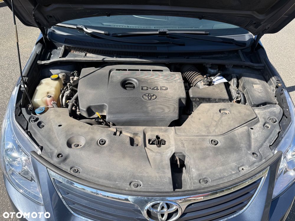 Toyota Avensis 2.0 D-4D Luna - 12