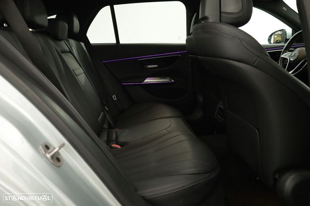 Mercedes-Benz E 300 de AMG Line - 22