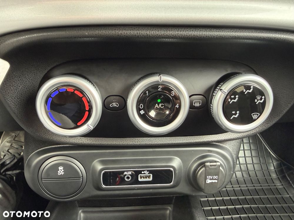 Fiat 500L Urban 1.4 16V Lounge - 25