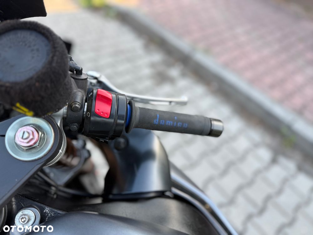 Suzuki GSX-R - 30