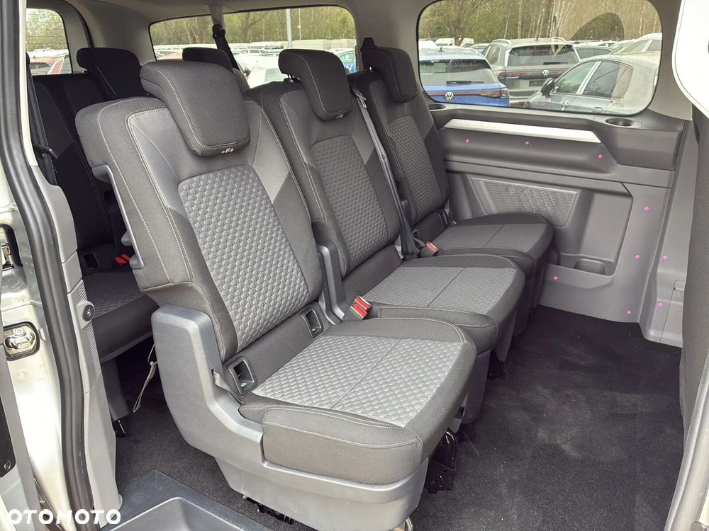Volkswagen Caravelle - 16