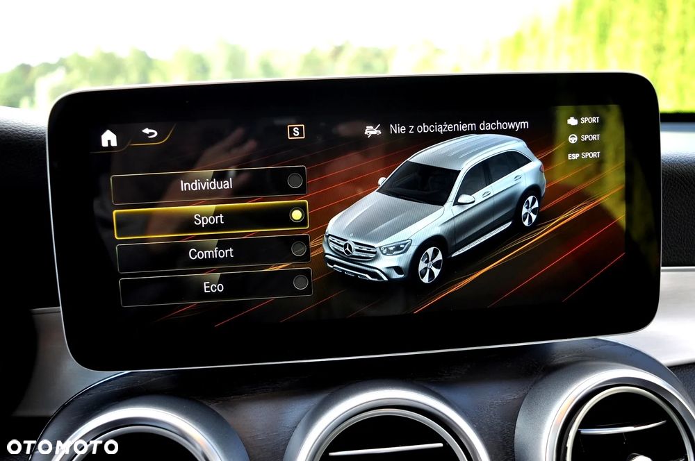 Mercedes-Benz GLC 200 d 4Matic 9G-TRONIC AMG Line - 30
