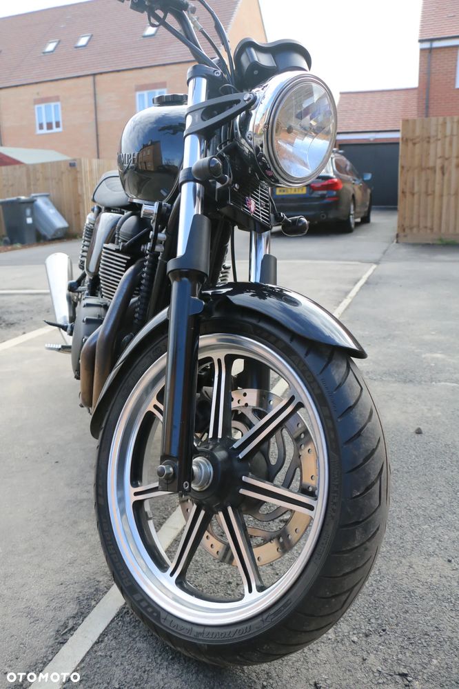 Triumph Bonneville - 3