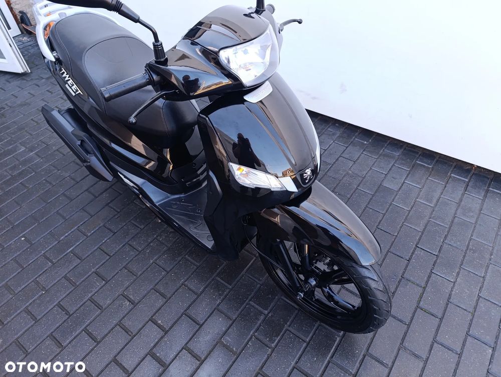 Peugeot Tweet - 26