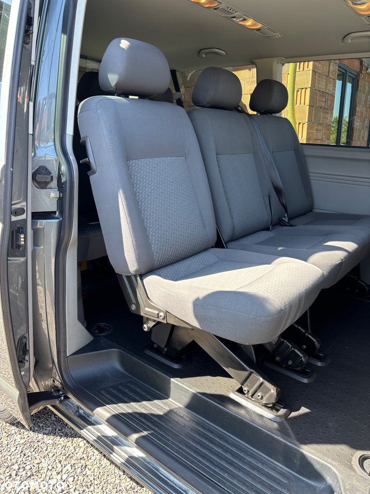 Volkswagen Caravelle - 7