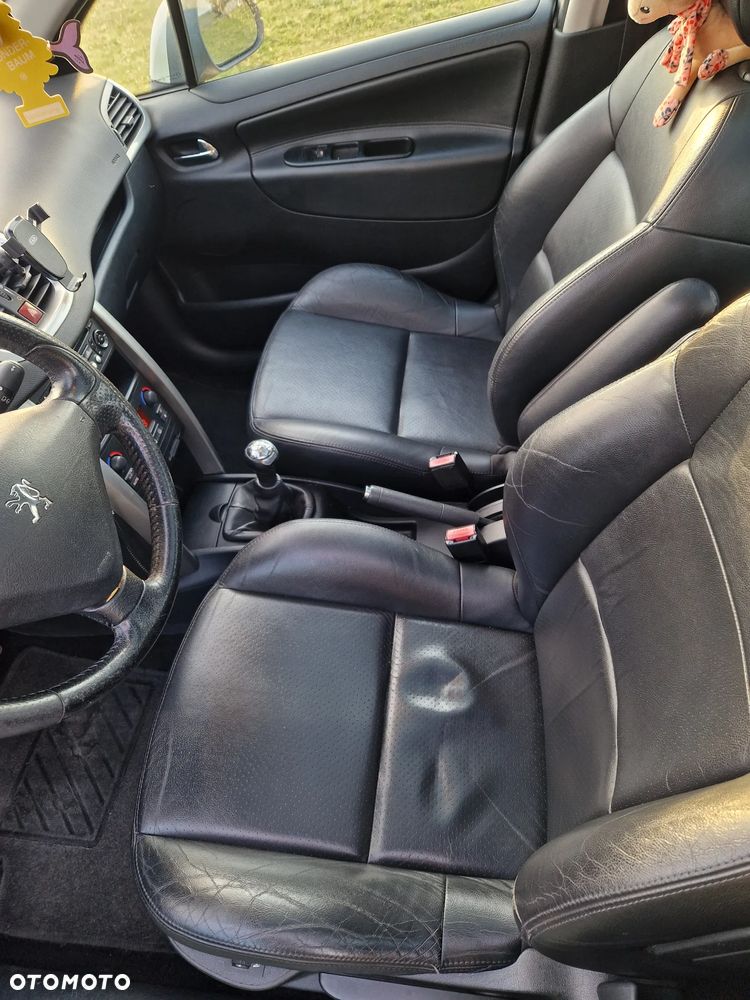 Peugeot 207 1.6 VTi Premium - 8