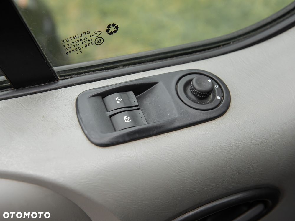 Renault Trafic - 19