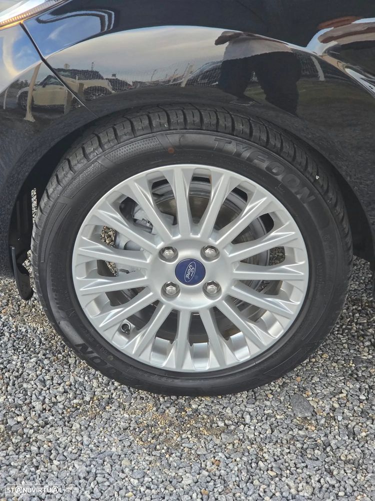 Ford Fiesta 1.0 T EcoBoost Titanium - 27