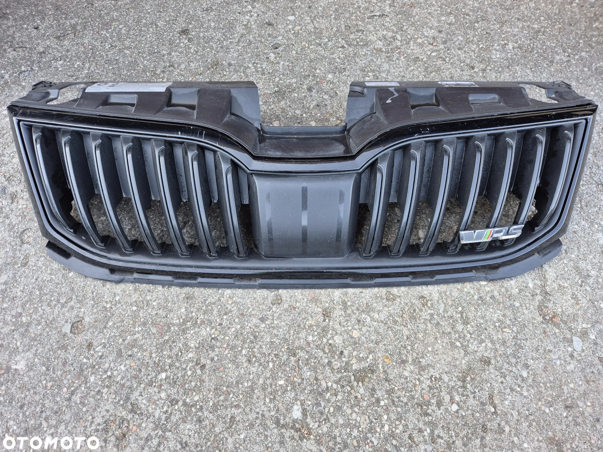 Skoda Octavia III 3 RS lifting 16- zderzak przedni kratka grill 5E VRS - 5