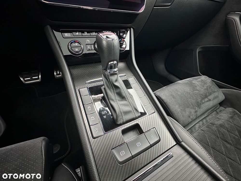 Skoda Superb 2.0 TDI SCR Sportline DSG - 33