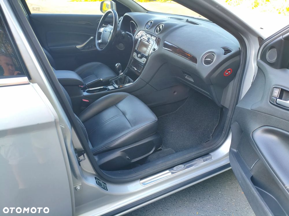 Ford Mondeo 2.2 TDCi Ghia - 23