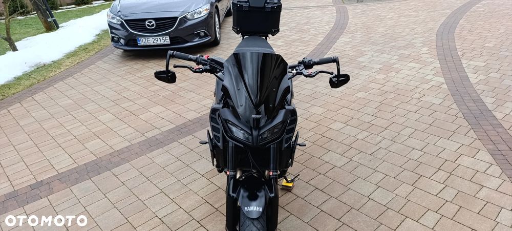 Yamaha MT - 8