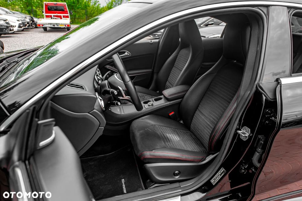 Mercedes-Benz CLA 250 4Matic 7G-DCT AMG Line - 18