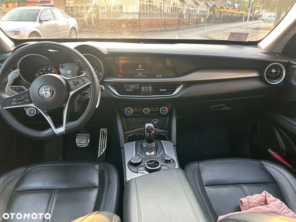 Alfa Romeo Stelvio - 13